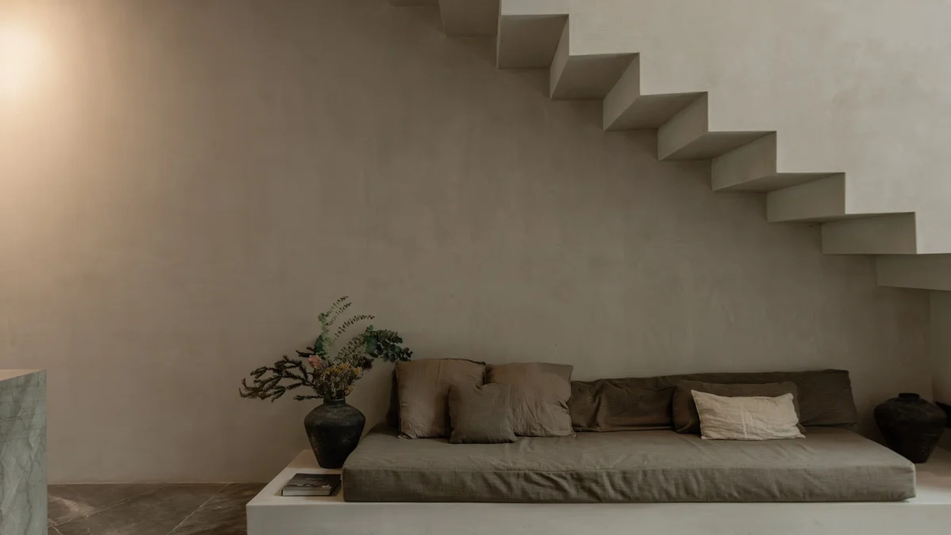 Image of a Architectural Staircase, featuring Plaster Walls and Minimalist Design.