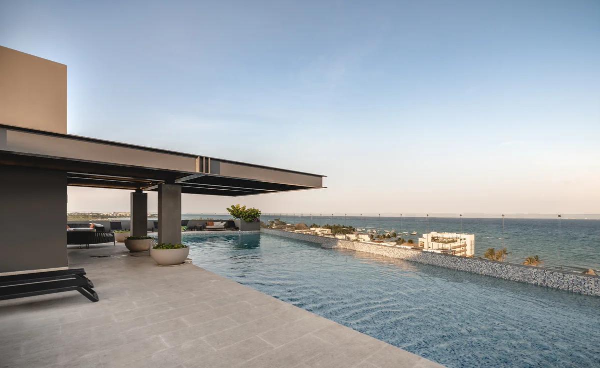 Image of Swimming Pool at Singular Dream, featuring Rooftop Pool, Infinity Pool.