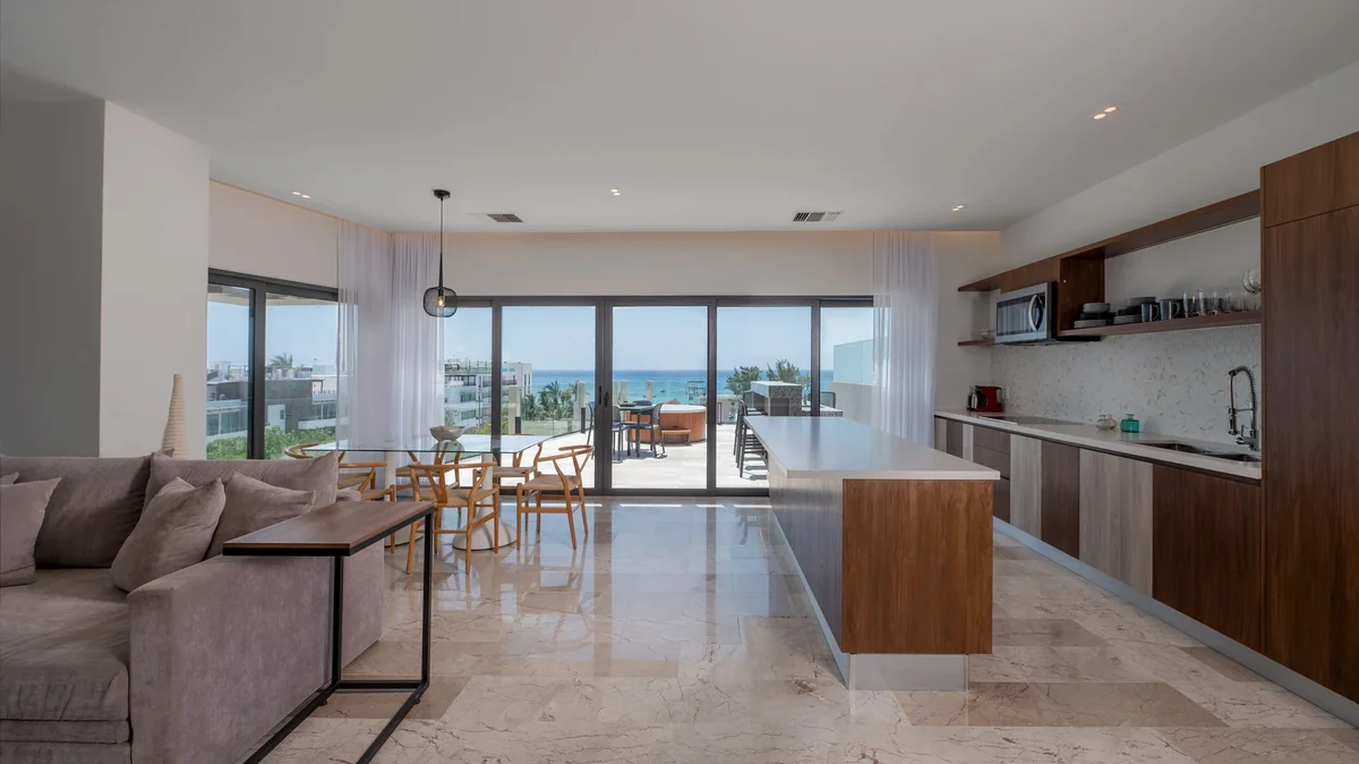 Image of Jacuzzi at Singular Dream, featuring Open Concept Living, Modern Kitchen.