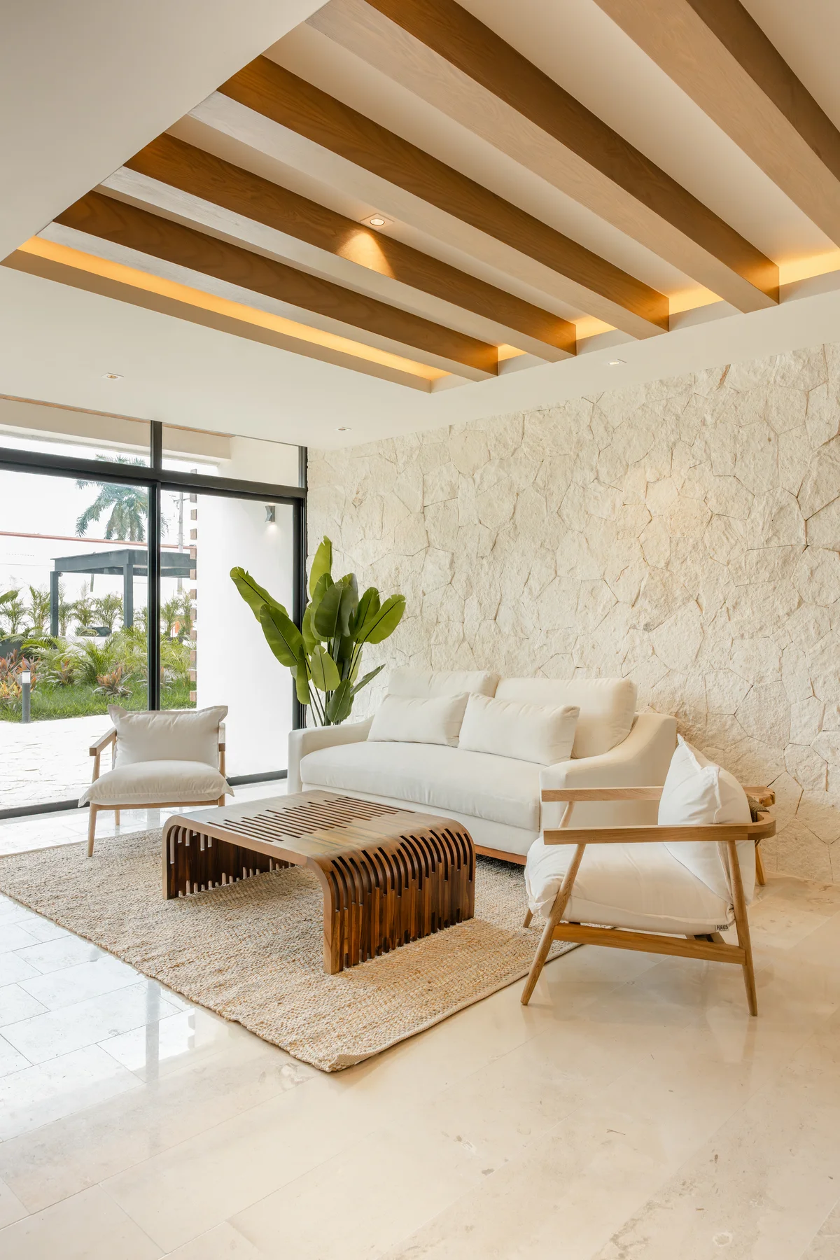 Image of Lounge at Distrito Norte, featuring Modern Lobby, Lounge Area.