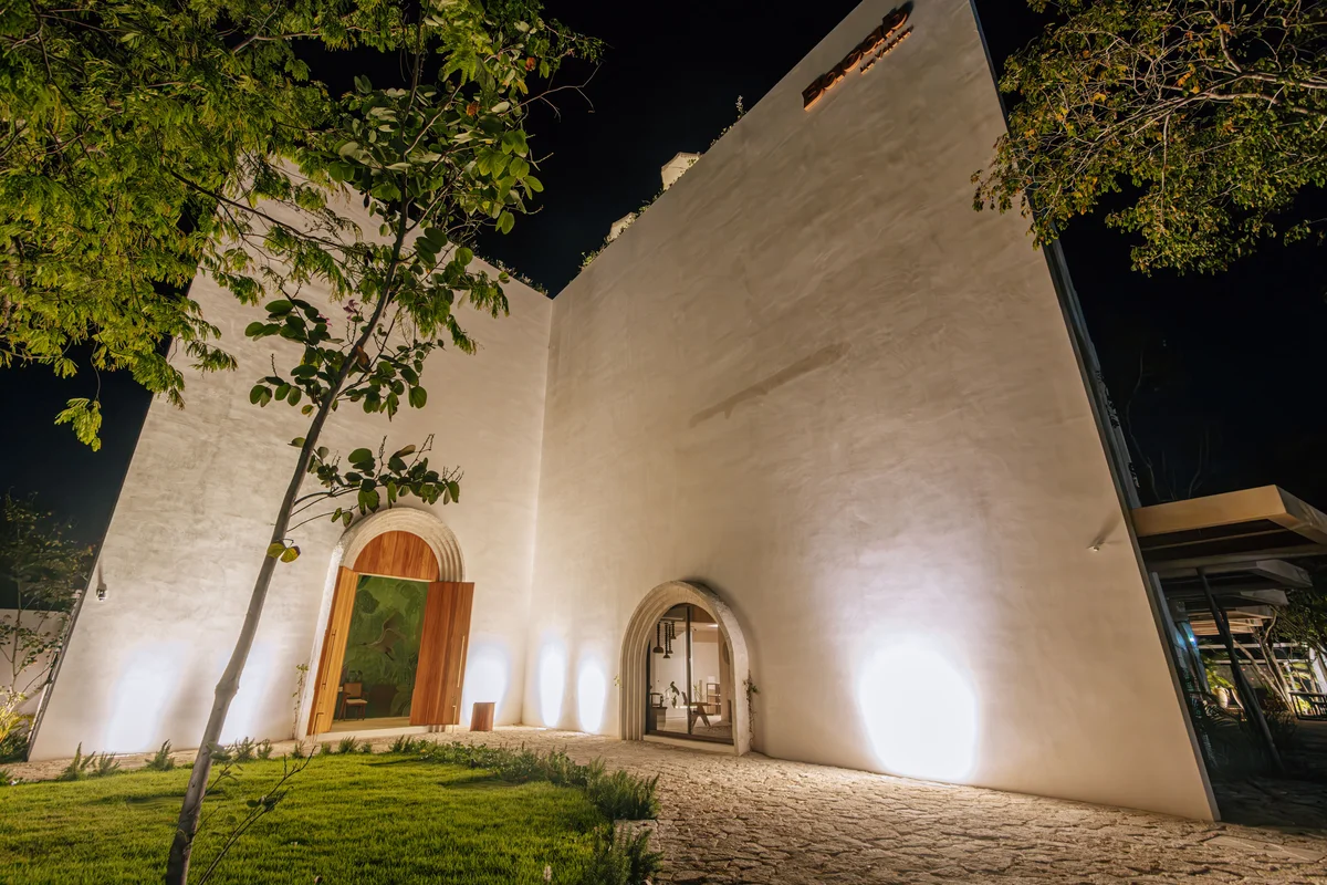 Image of Lobby at Bacab, featuring Modern Architecture, Night Photography.
