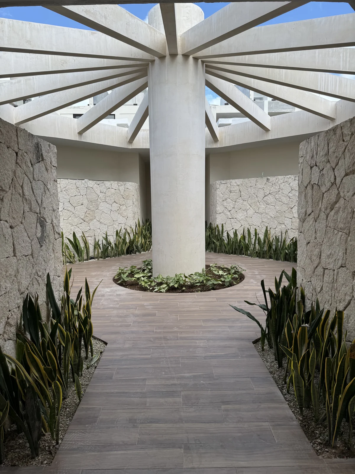 Image of Garden at Laurel, featuring Modern Architecture, Courtyard.