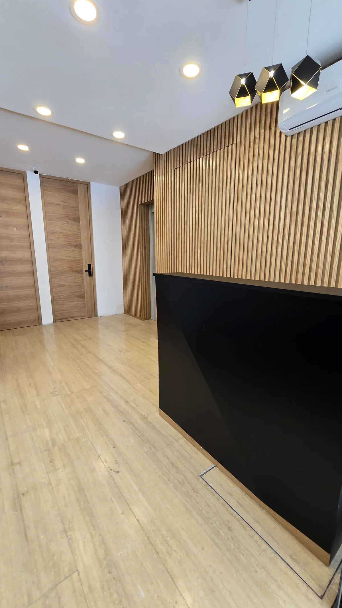 Image of Lobby at Blu 38, featuring Modern Lobby, Reception Desk.