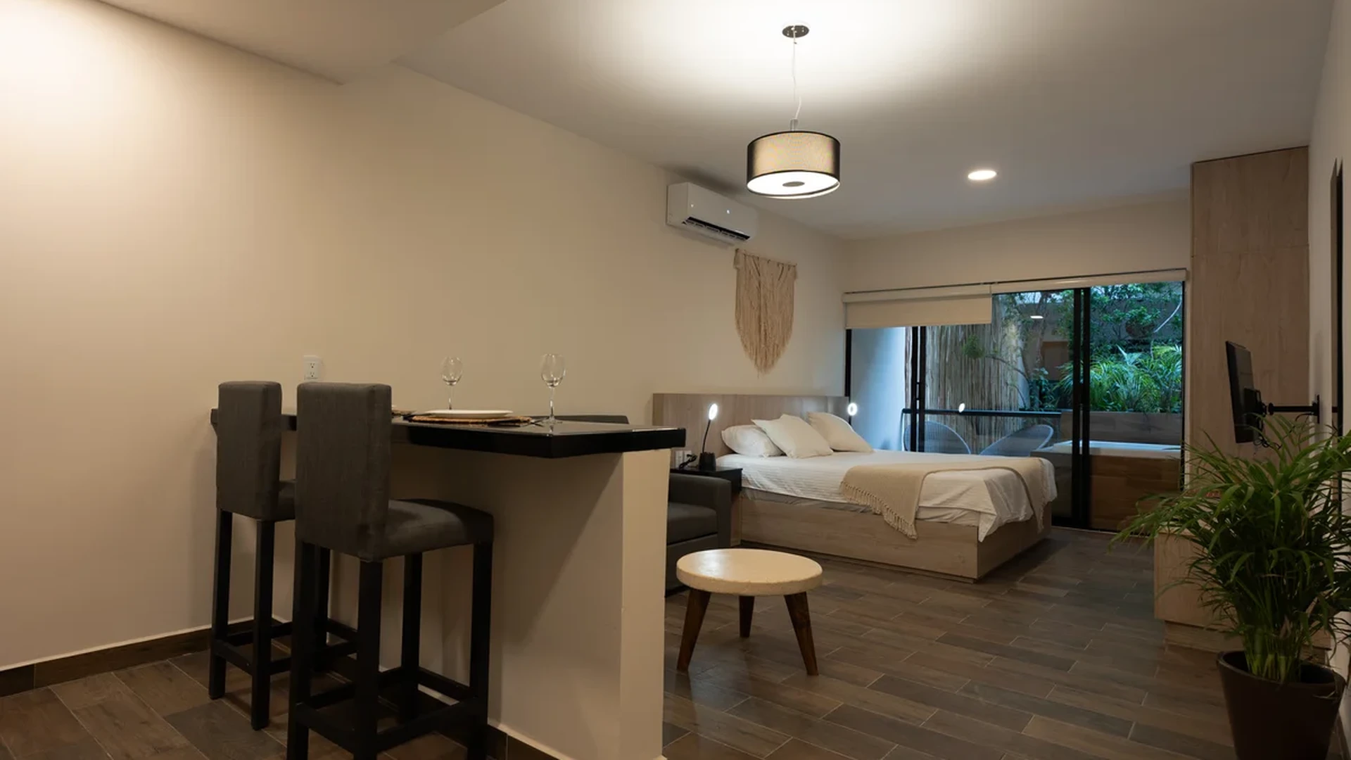 Image of Jacuzzi at Wamai, featuring Studio Apartment, Modern Decor.
