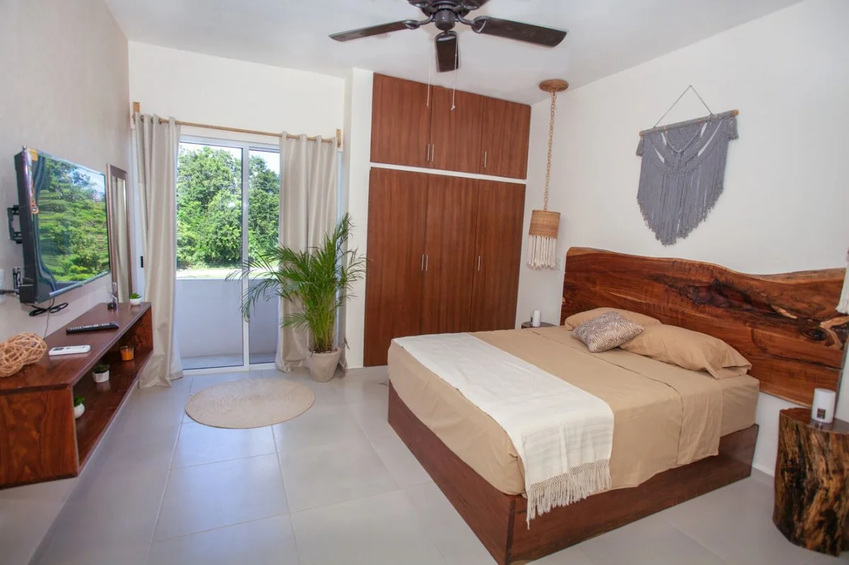 Image of Garden at Triángulo, featuring Bedroom, Modern Design.