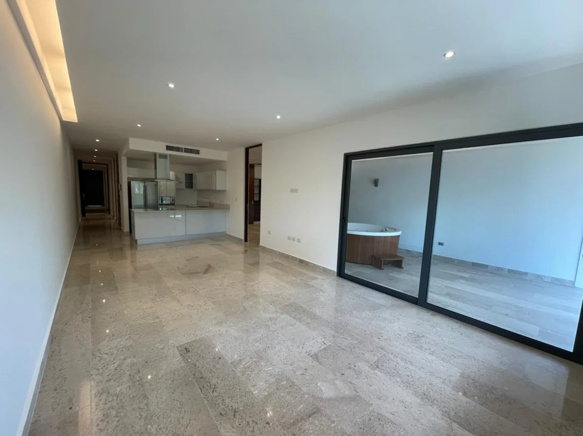 Image of Jacuzzi at Cruz con Mar, featuring Open Concept Living, Modern Kitchen.