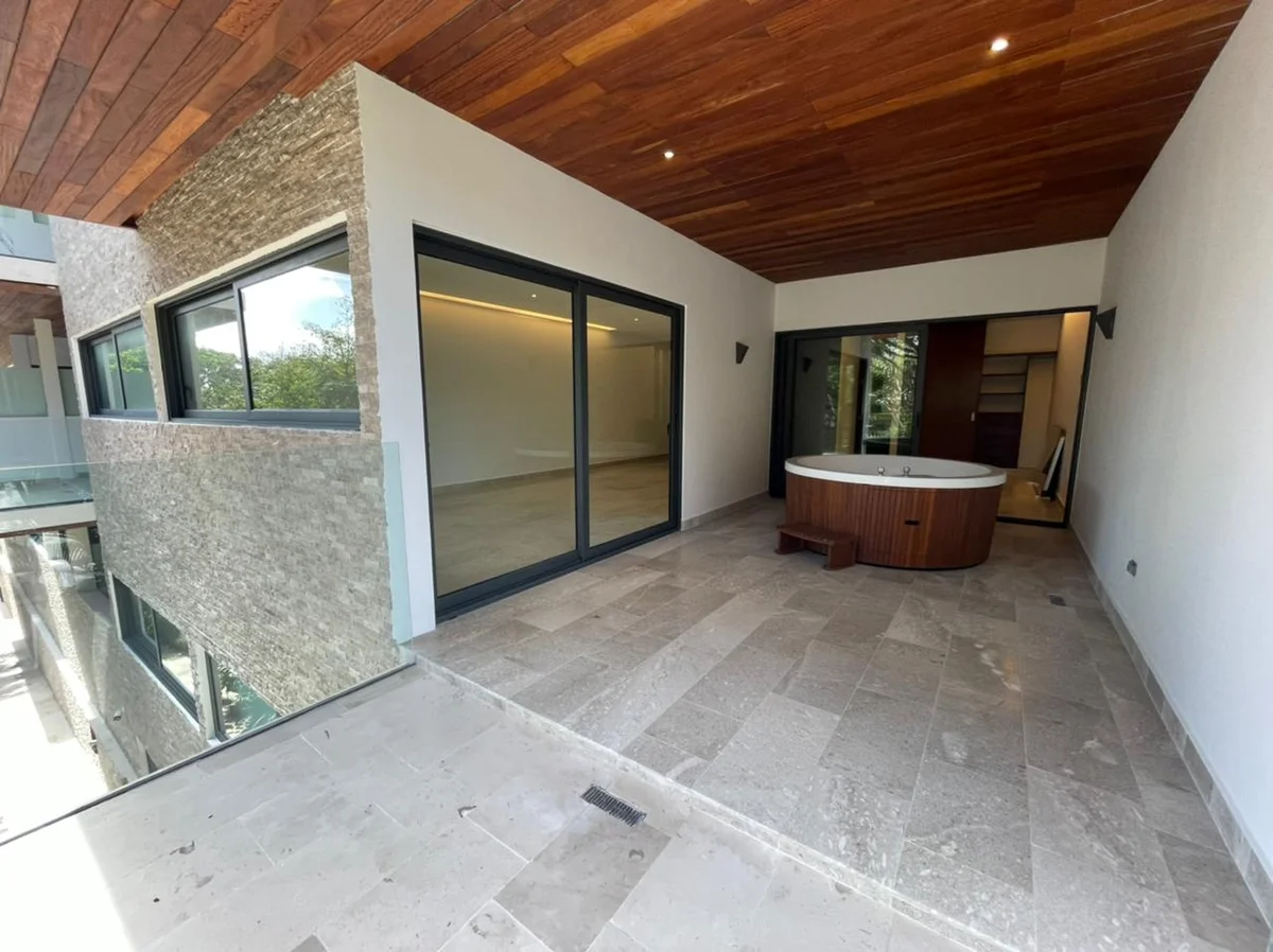 Image of Jacuzzi at Cruz con Mar, featuring Modern Terrace, Private Jacuzzi.