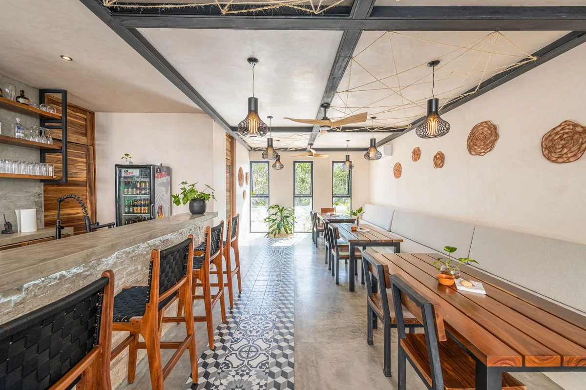 Image of Lounge at Irie, featuring Modern Lounge, Property Amenity.