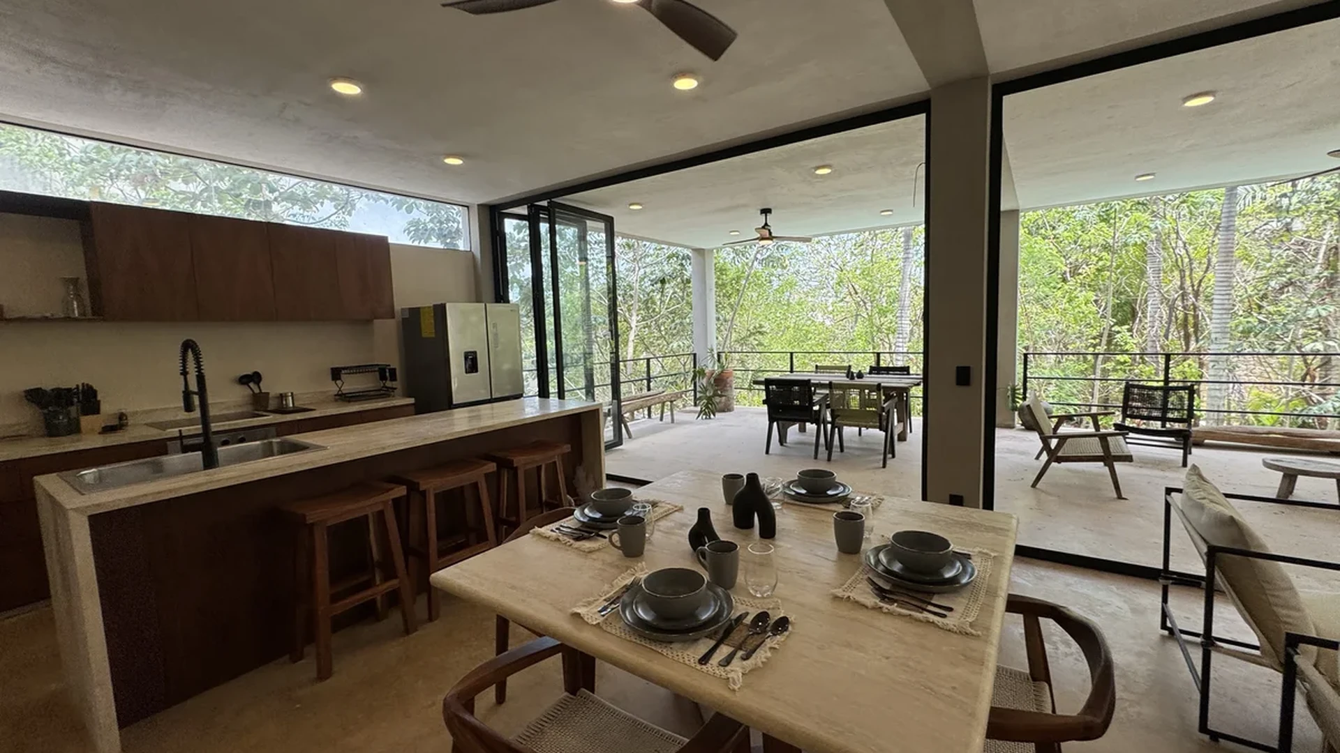 Image of Lounge at Limas Tulum, featuring Modern Kitchen, Open Concept Living.
