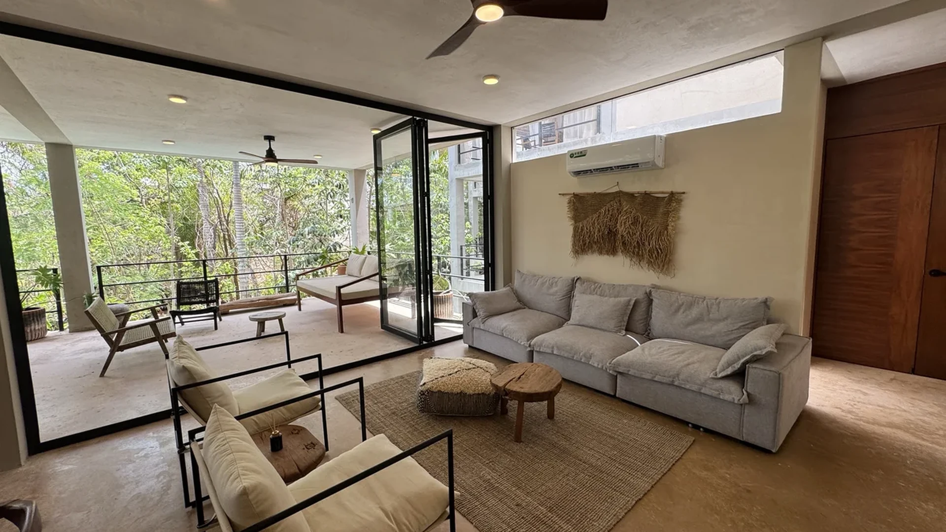 Image of Lounge at Limas Tulum, featuring Modern Living Room, Open Concept Living.