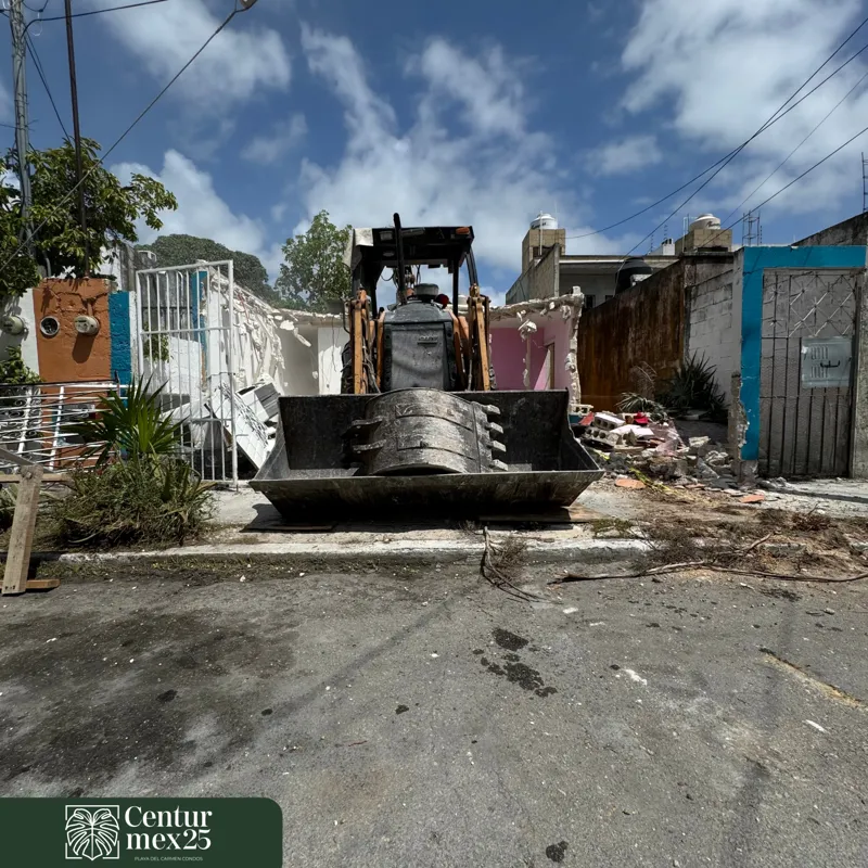 A three-panel collage illustrating the demolition progress for Centurmex 25. The first panel shows a building behind a black construction fence, the middle panel features an excavator actively demolishing the structure, and the final panel shows t...