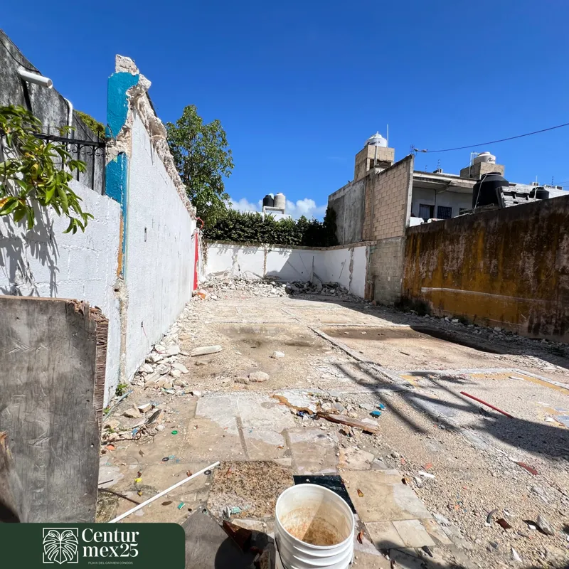 A three-panel collage illustrating the demolition progress for Centurmex 25. The first panel shows a building behind a black construction fence, the middle panel features an excavator actively demolishing the structure, and the final panel shows t...