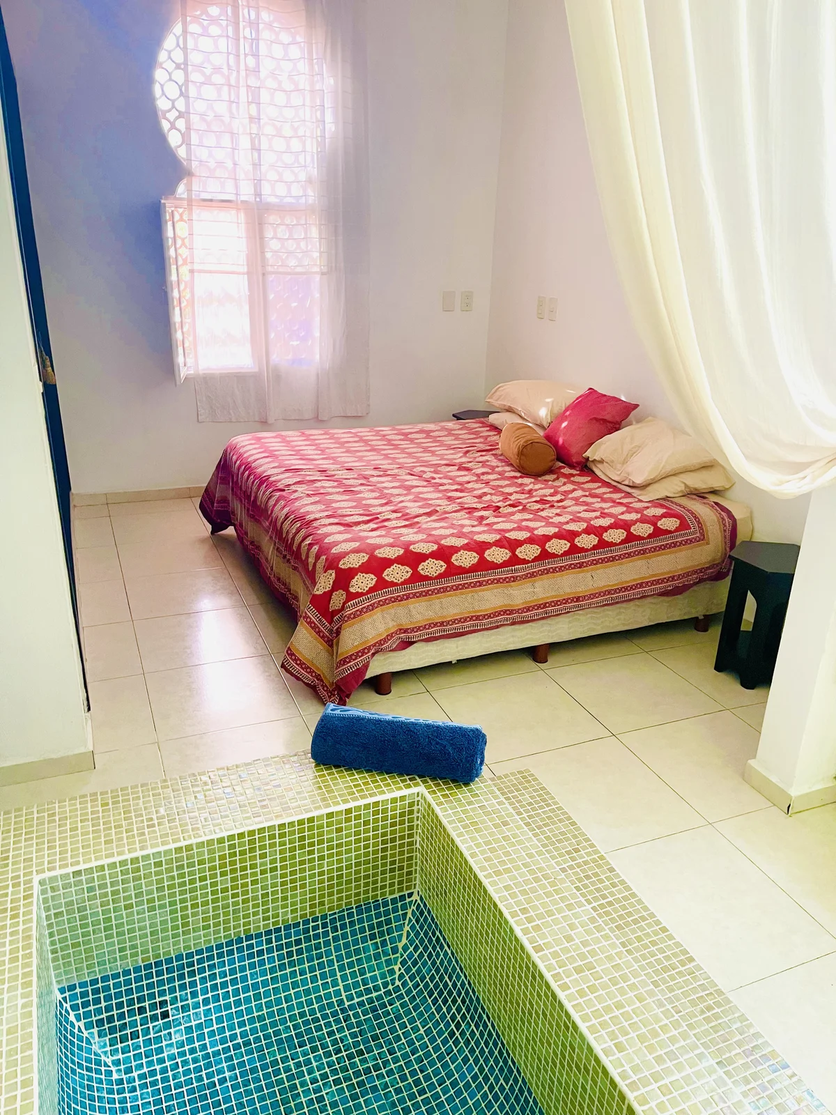 Image of Jacuzzi at Casa Dragonfly, featuring Bedroom with Jacuzzi, Private Jacuzzi.