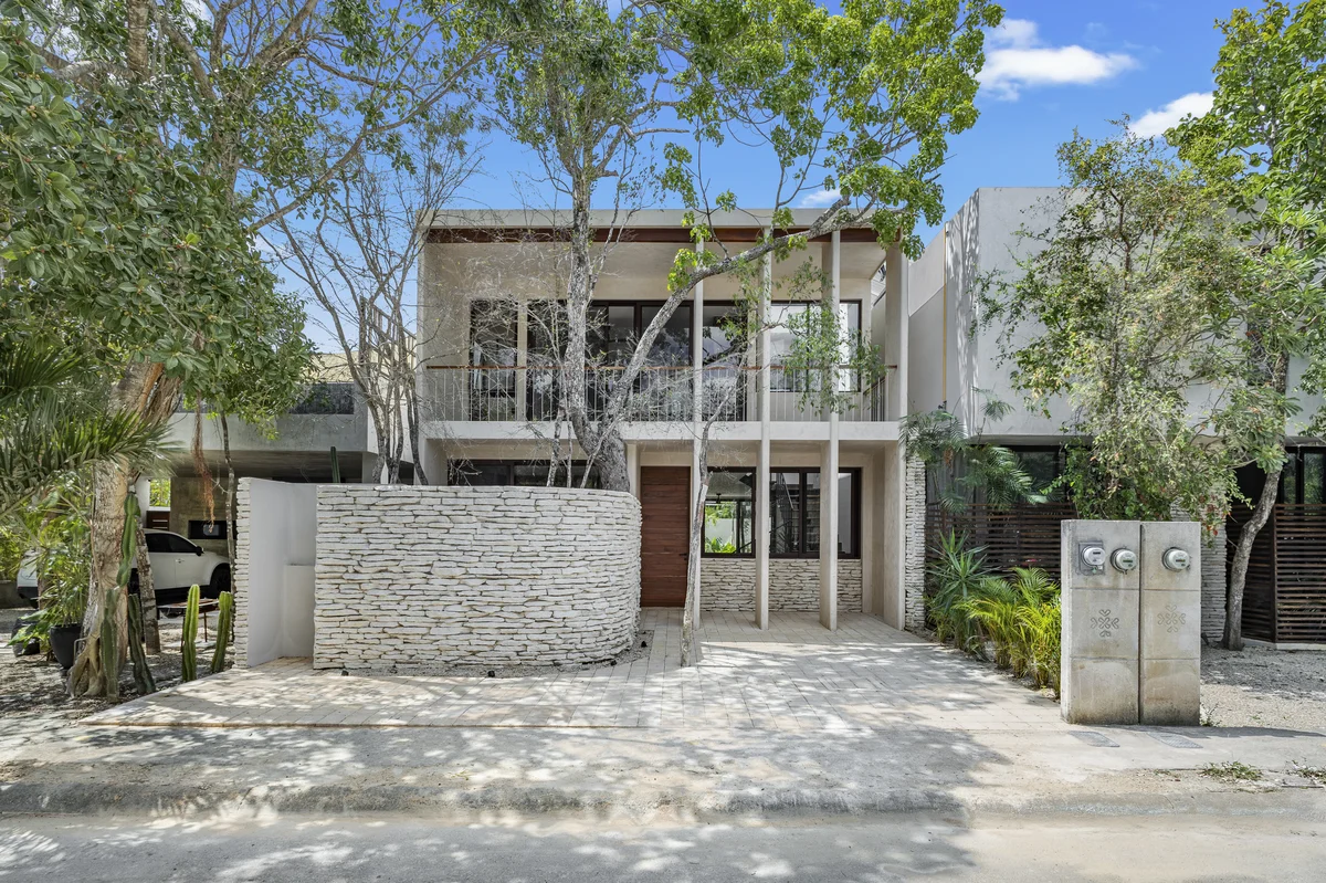 Image of Parking at Casa Kaa, featuring Modern Facade, Contemporary Architecture.
