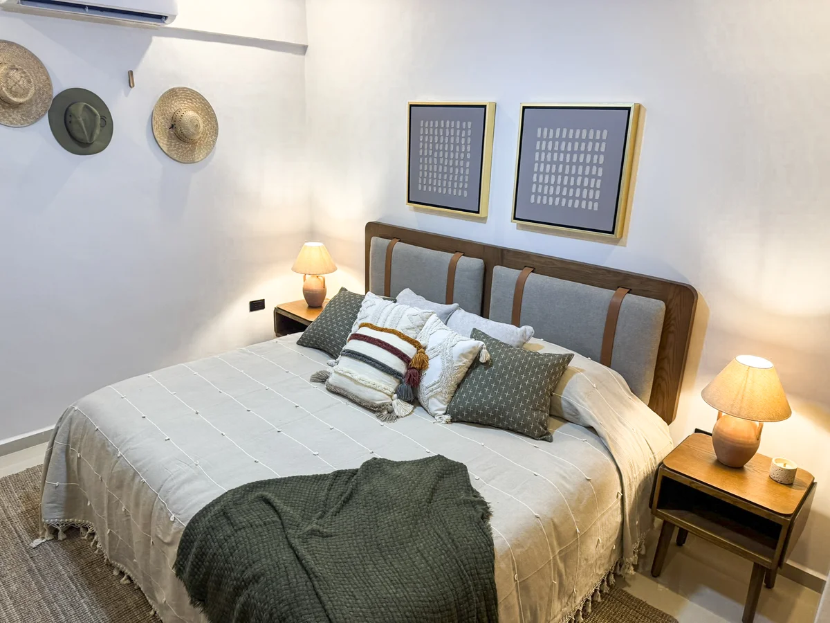 View of Bedroom at Torre 25, showcasing Modern Bedroom, Cozy Interior.