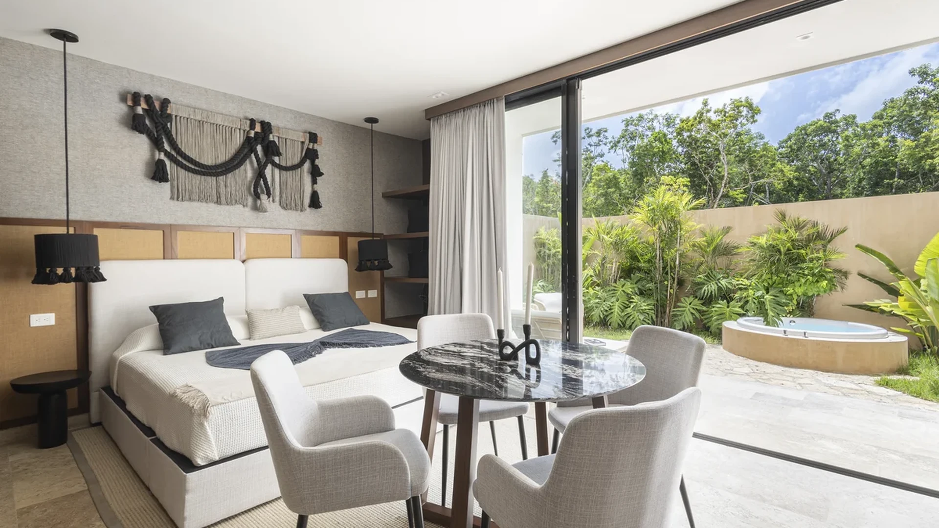 Image of Jacuzzi at Peregrina, featuring Modern Bedroom, King Size Bed.