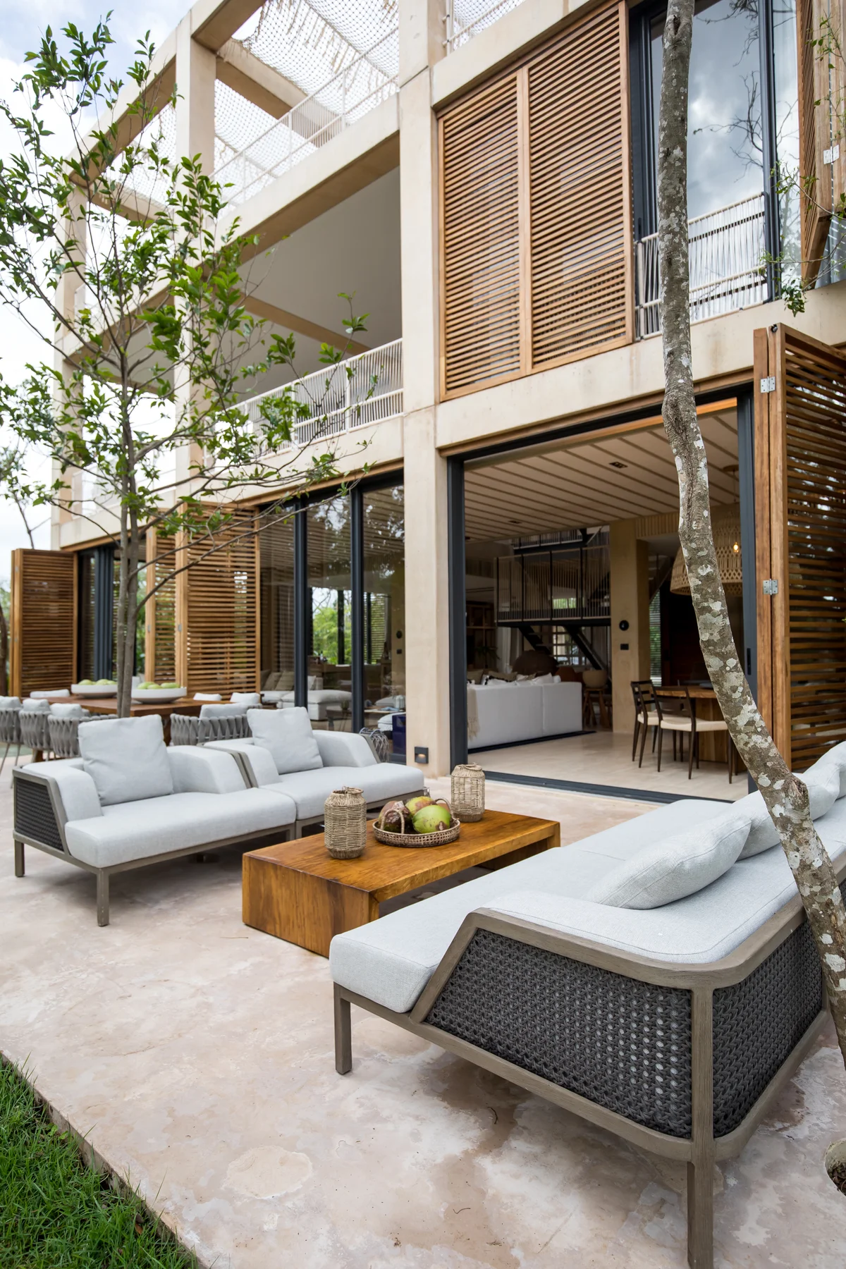 Image of Lounge at Palm Villas, featuring Outdoor Lounge, Modern Architecture.