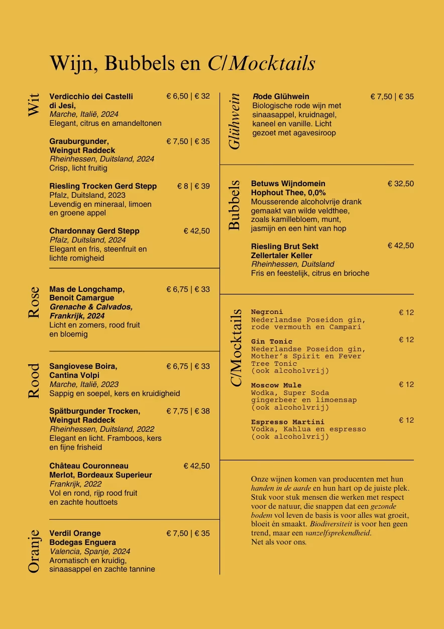 Wijn-, bubbels- en cocktailmenu in het Nederlands met wijntypen wit, rosé, rood, oranje, glühwein, bubbels en mocktails met beschrijvingen en prijzen.