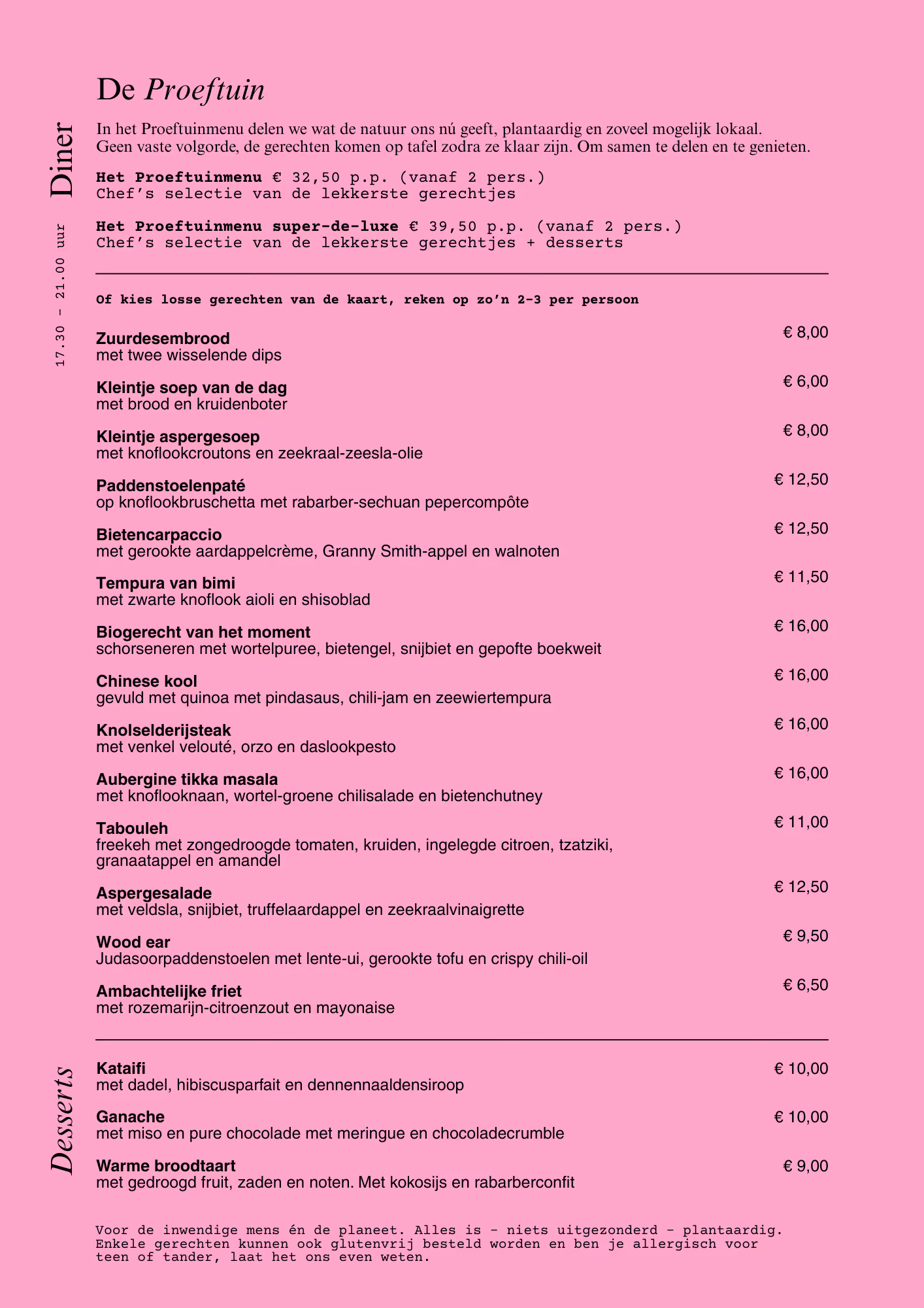 Roze menukaart van De Groene Afslag met plantaardige gerechten en desserts, inclusief prijzen en beschrijvingen.