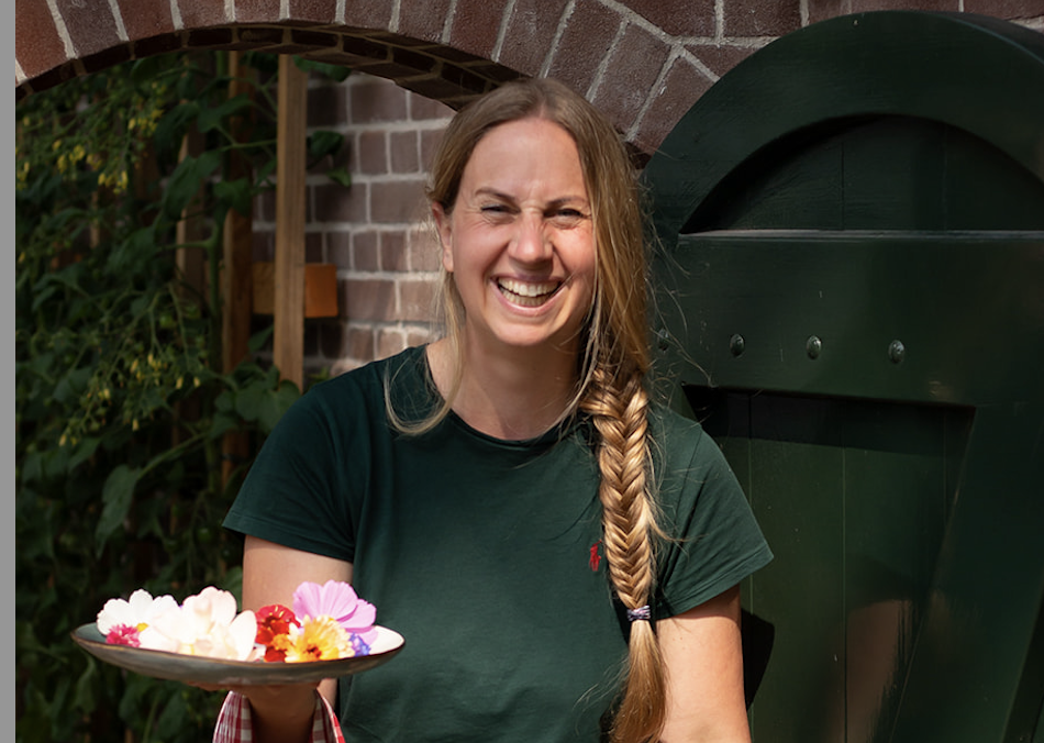 Portret van Monique Könings, gastdocent bij De Groene Afslag school