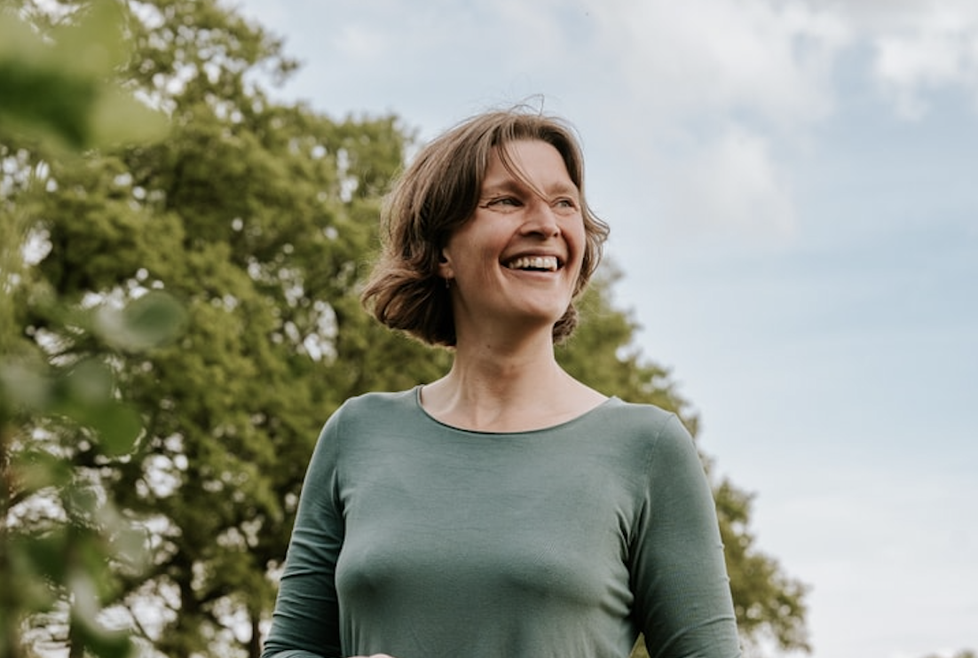 Portret van Anne van Leeuwen, gastdocent bij De Groene Afslag school