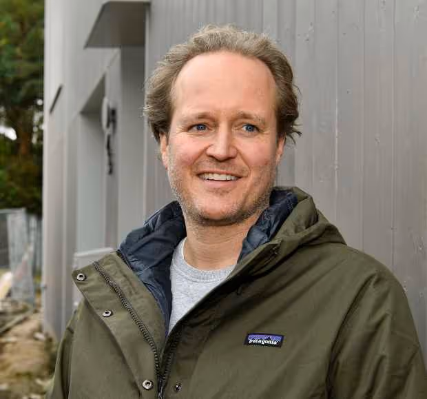 Portret van Maurits van Hoogevest, gastdocent bij De Groene Afslag school