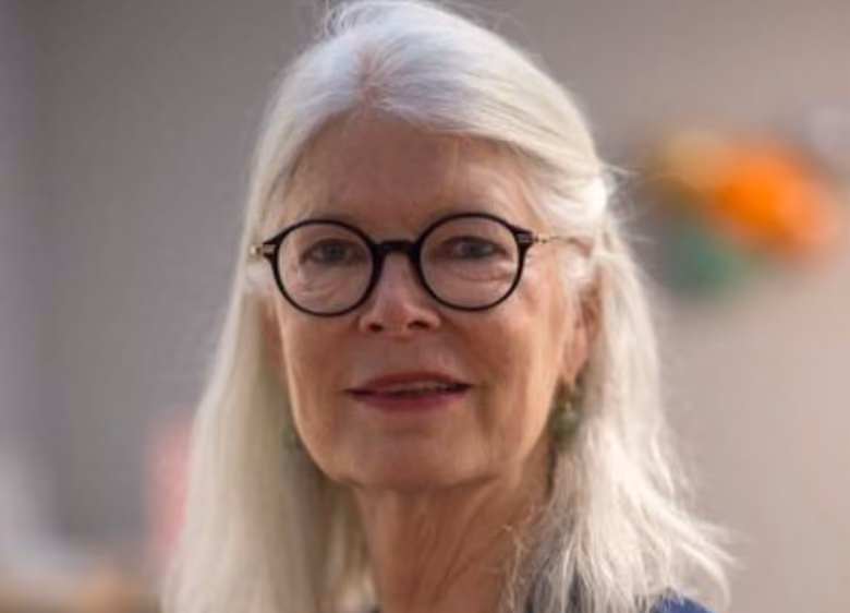 Fotoportret van Lisette Schuitemaker, gastdocent van De Groene Afslag school.