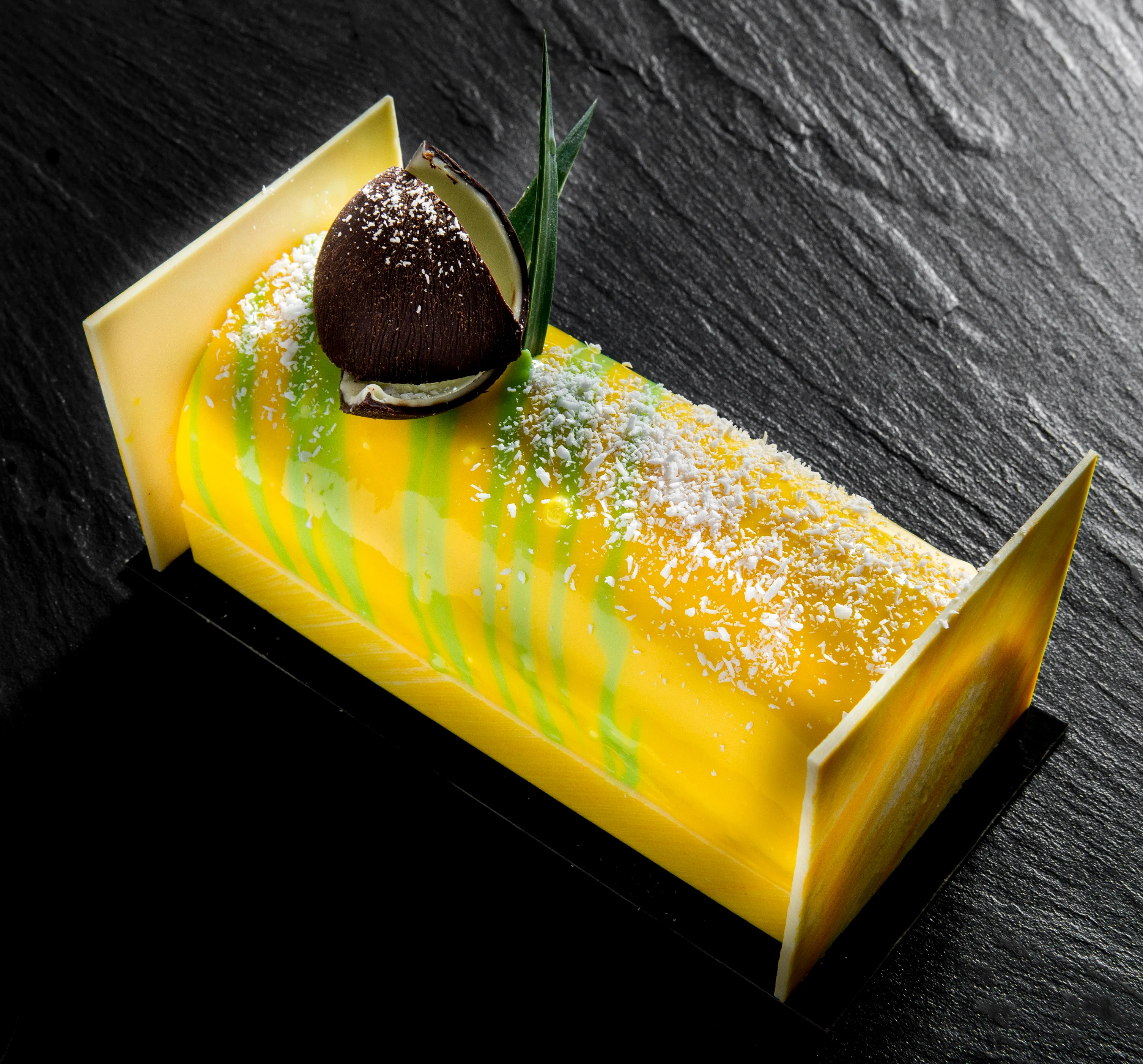 buche exotique de couleur jaune et verte