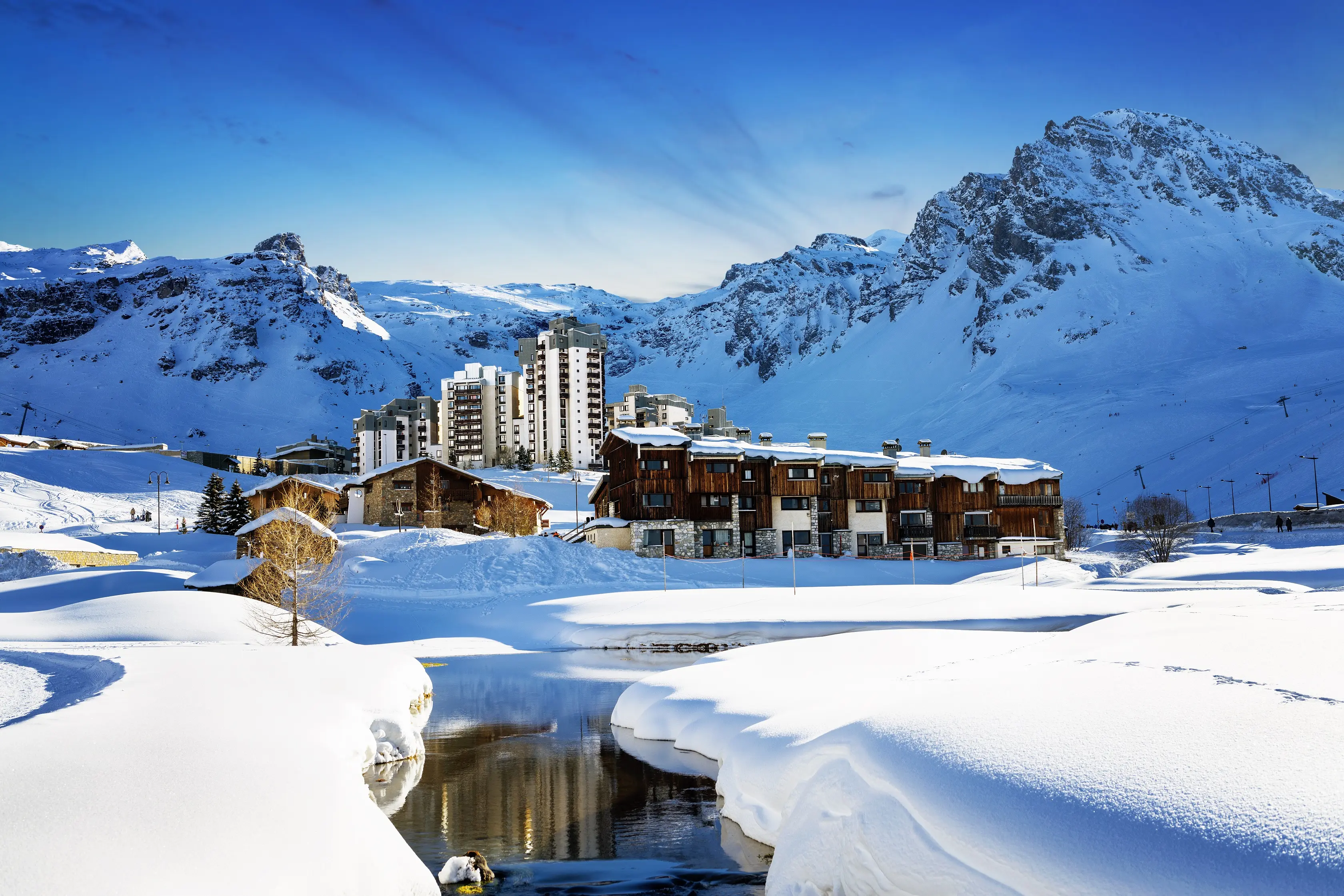 Design immersif design de service station de ski tignes