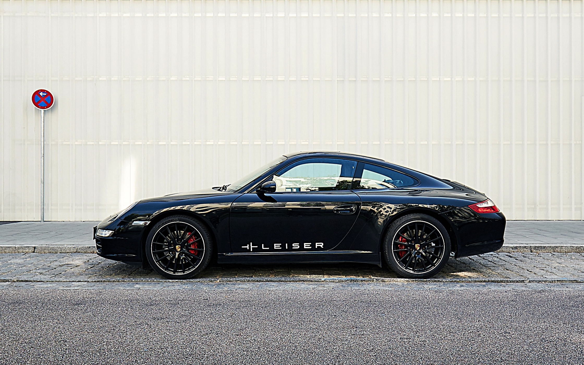 ELECTRIFIED SPORTSCAR