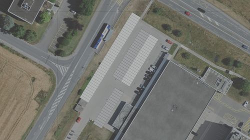 Zusätzliche Energie vom Parkplatz-Kraftwerk, das den Parkplatz nebenbei aufwertet.