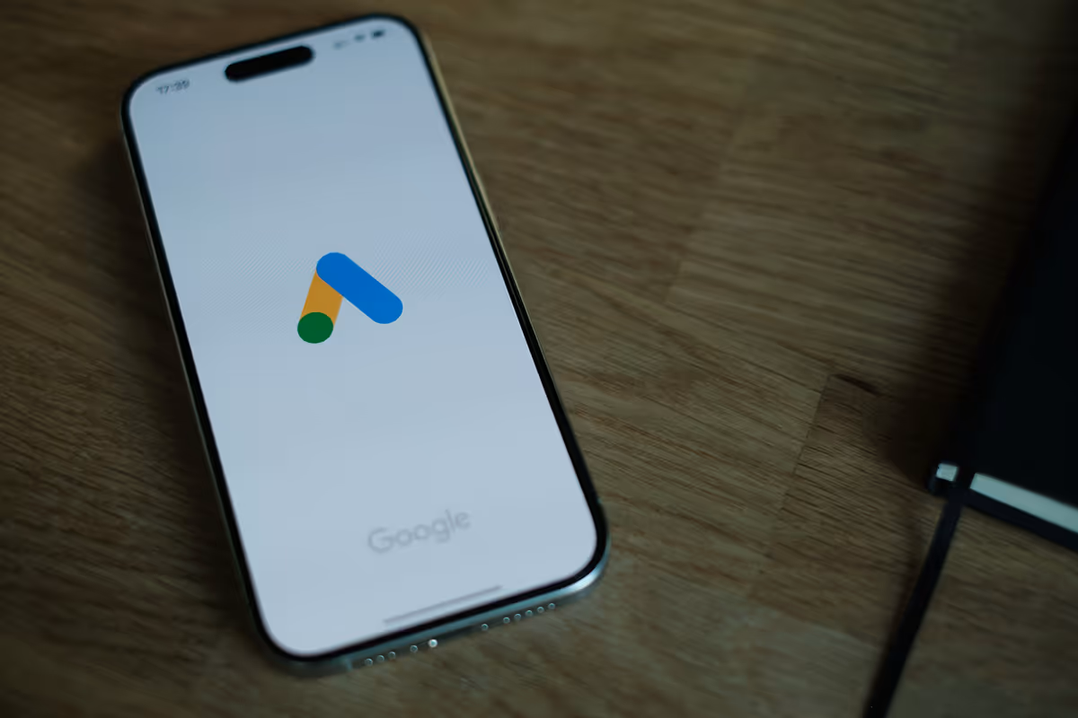 Téléphone sur l'application Google ADS