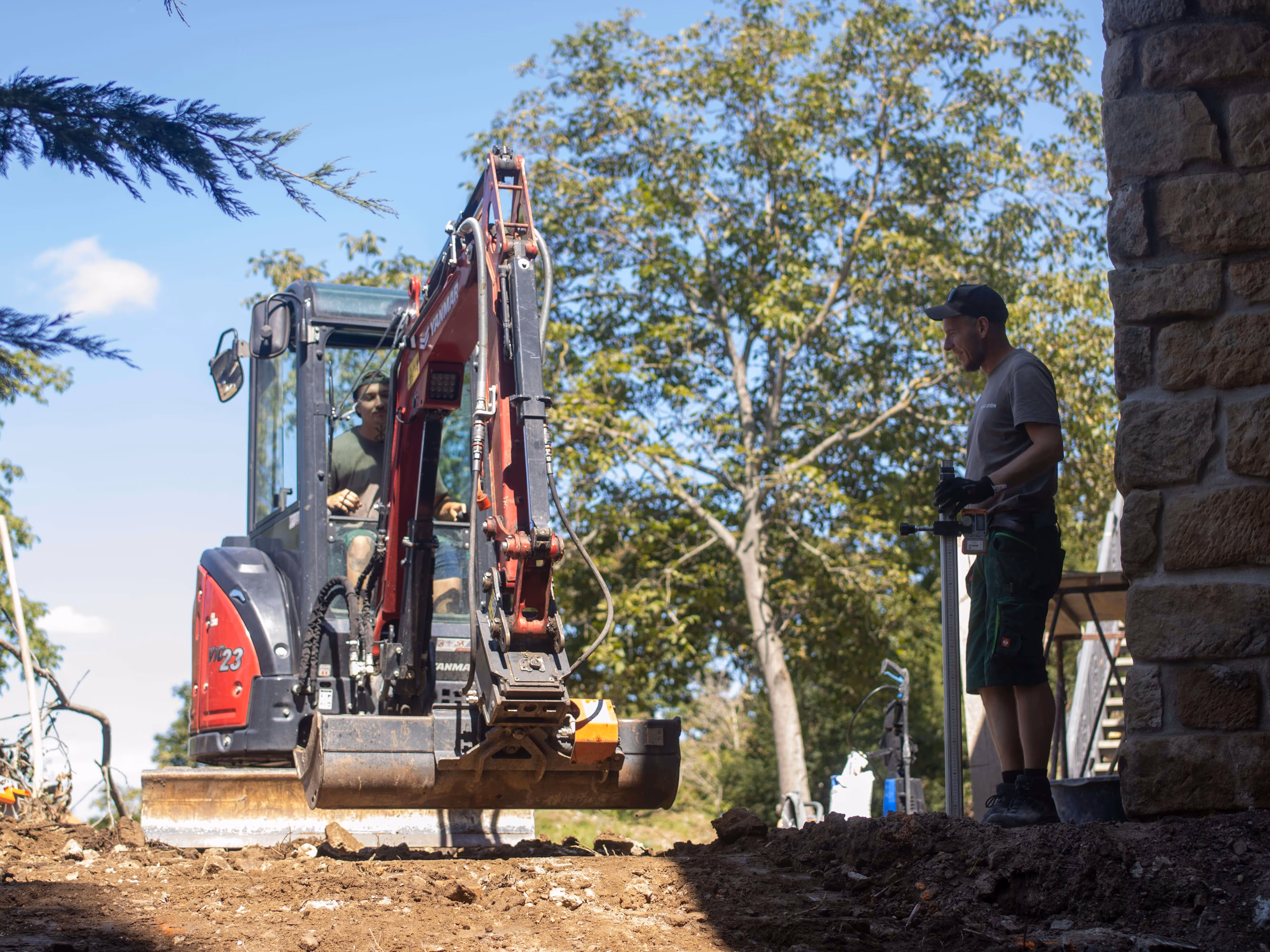 Das Team auf der Baustelle.