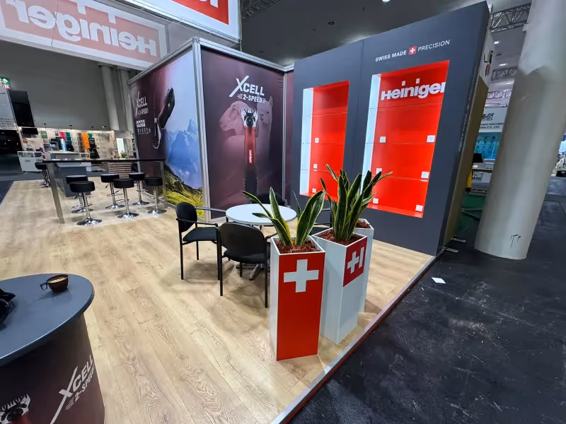 Heiniger zeigte auf der EuroTier 2024 neue Schermaschinen für Pferde, Hunde & Co. Swiss Made Qualität und Handwerk zum Anfassen.