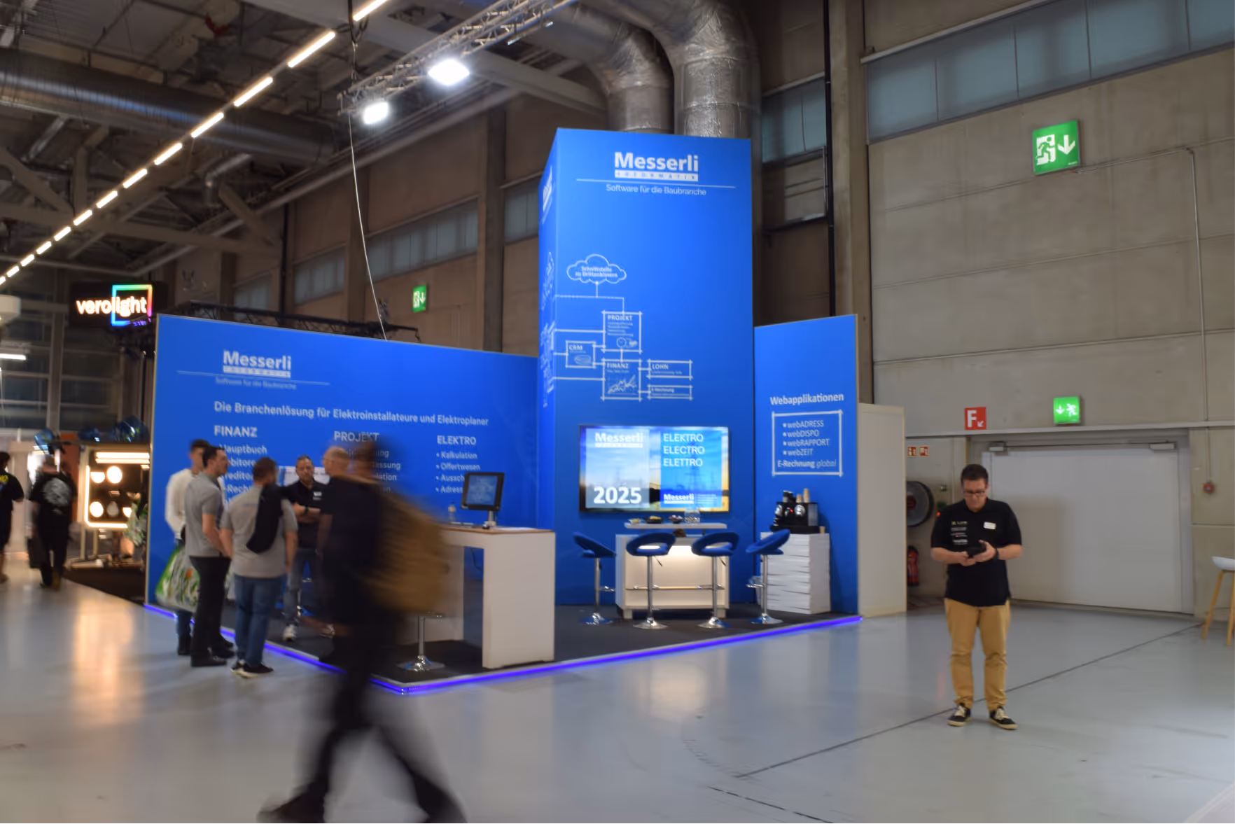 Messerli Informatik AG präsentierte Softwarelösungen fürs Bauwesen, gebrandet, klar inszeniert mit modernem, modularem Stand.