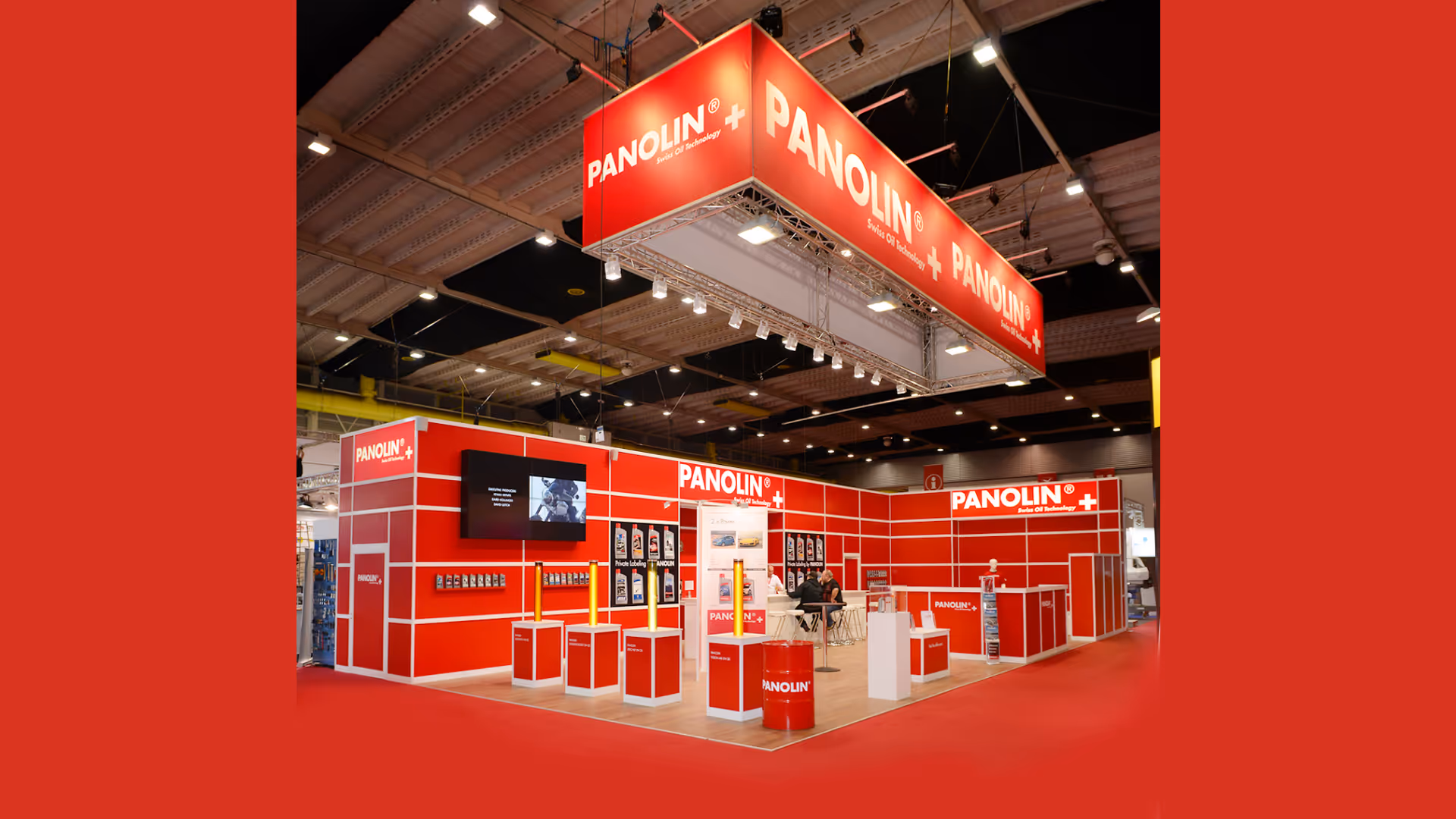 PANOLIN setzte am Automobilsalon 2018 in Genf auf einen roten Markenstand mit klarer Struktur, Produktzonen und starker Präsenz.