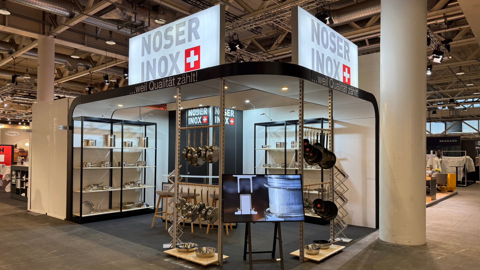 Messestand für Noser Inox an der IGEHO 2025: Schweizer Qualität, langlebiges Kochgeschirr und Zukunft der Gastronomie erlebbar inszeniert.
