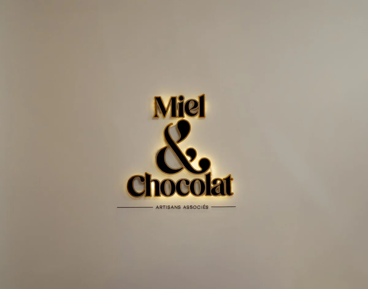 photo de l'applique logo miel et chocolat