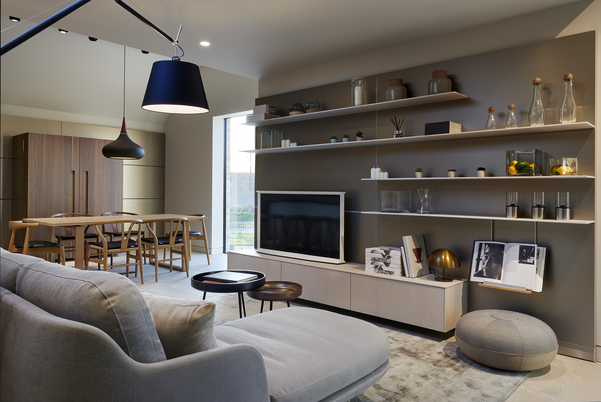 Media Rooms & Stations