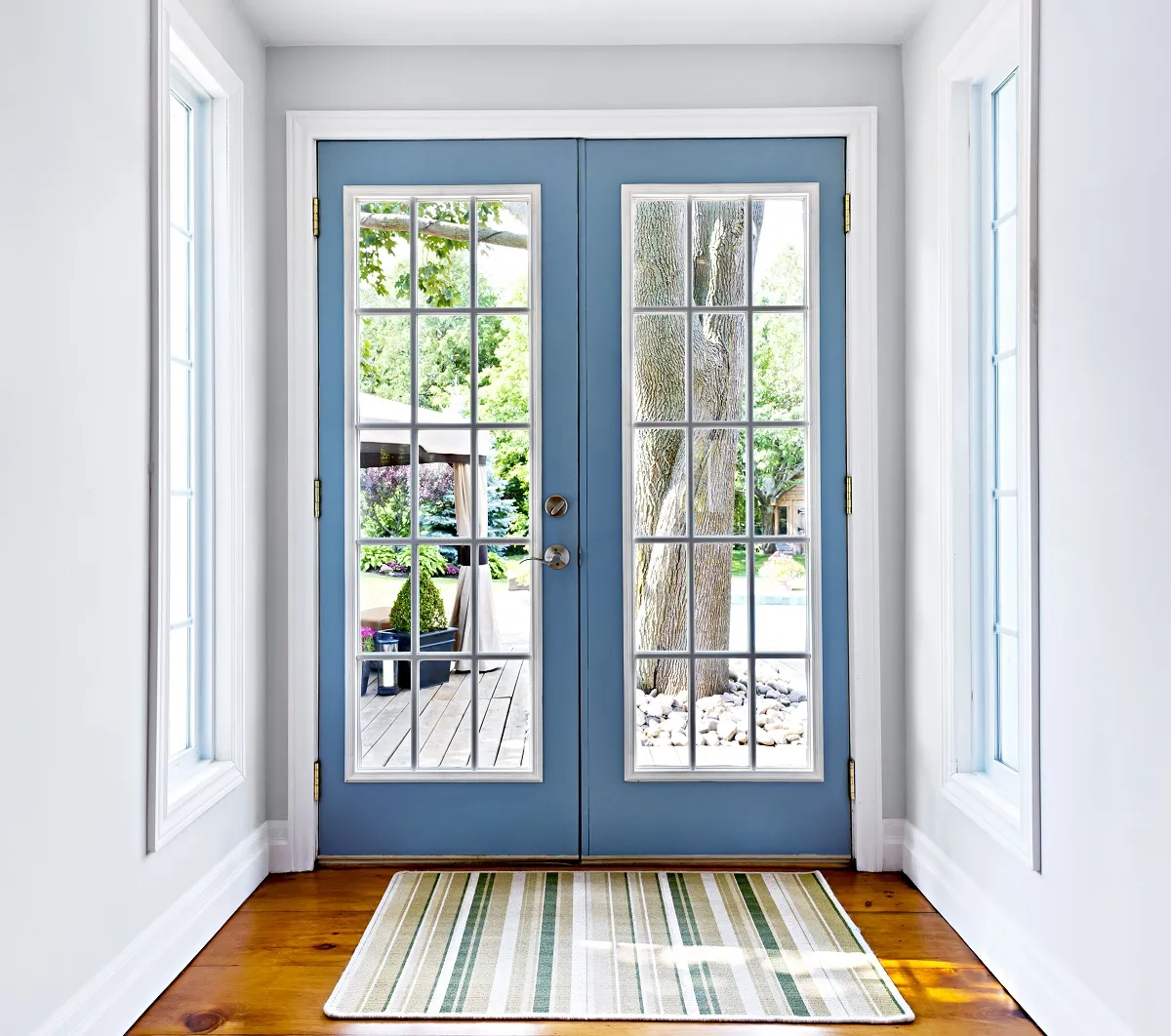 porte française bleue