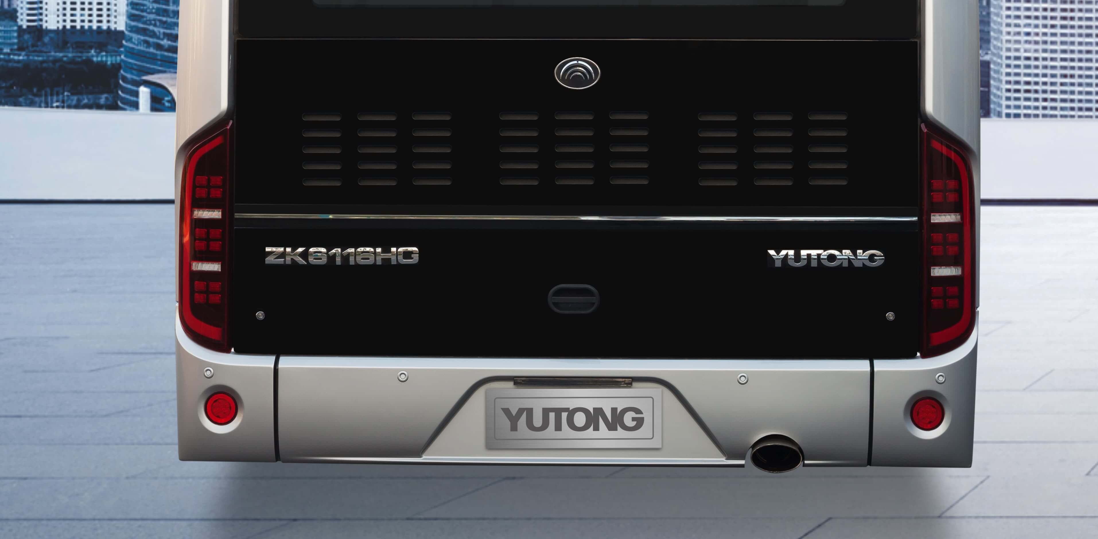 Parte trasera con luces LED modernas que aportan seguridad y un diseño distintivo.