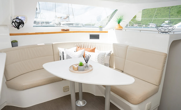Voyage 480 interior detail