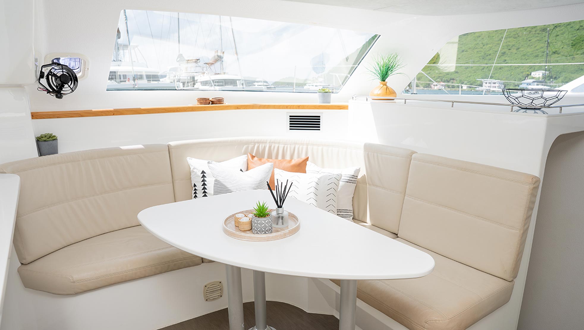 sail-la-vie-interior-01