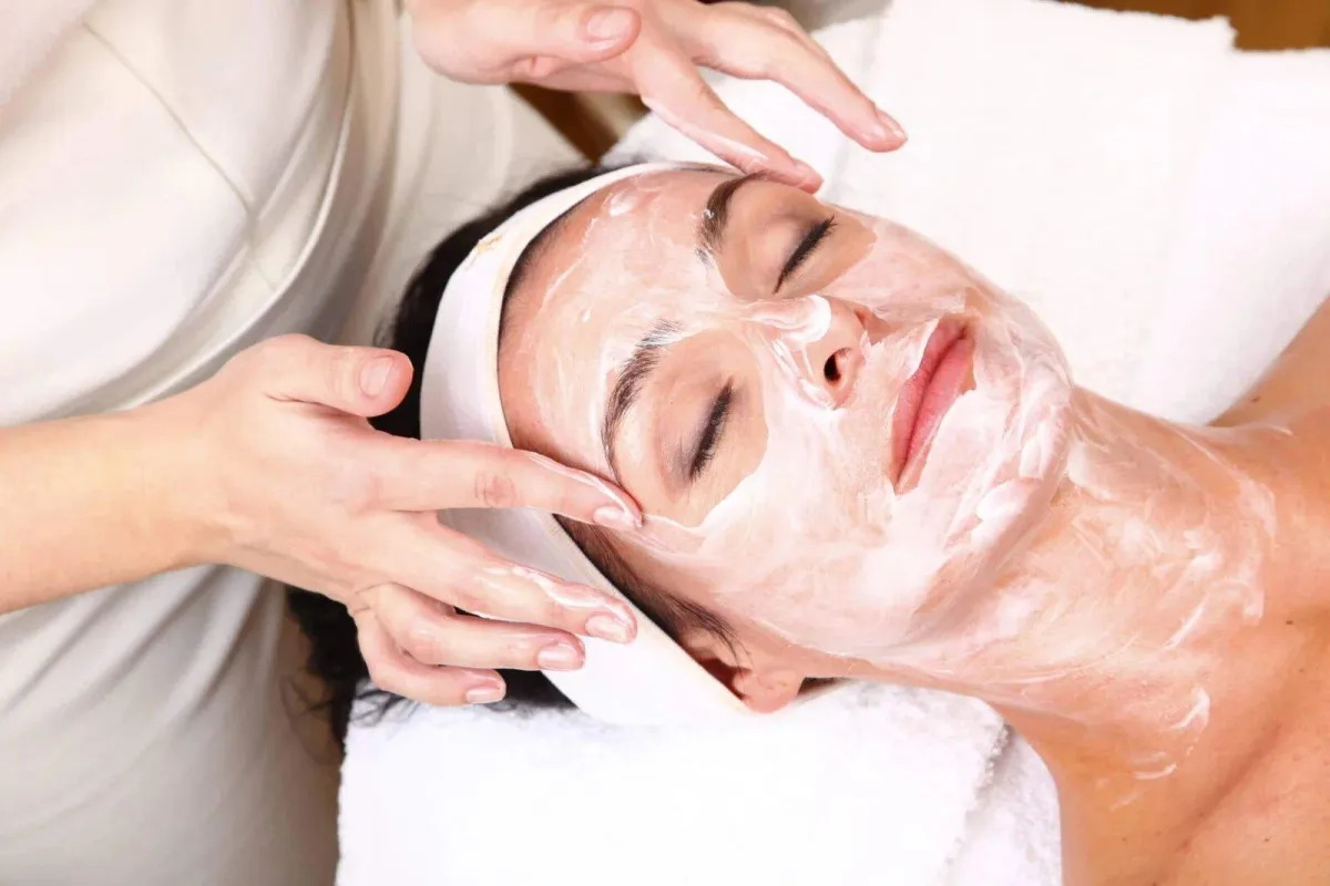 What Are The Benefits Of Getting Renovaré MedSpa Facial Treatment?