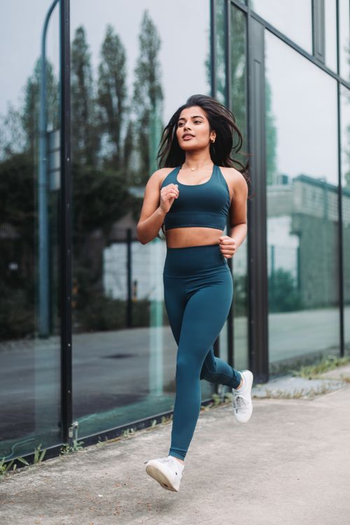 image of game development process (for a mobile gaming) - collaborative team meeting