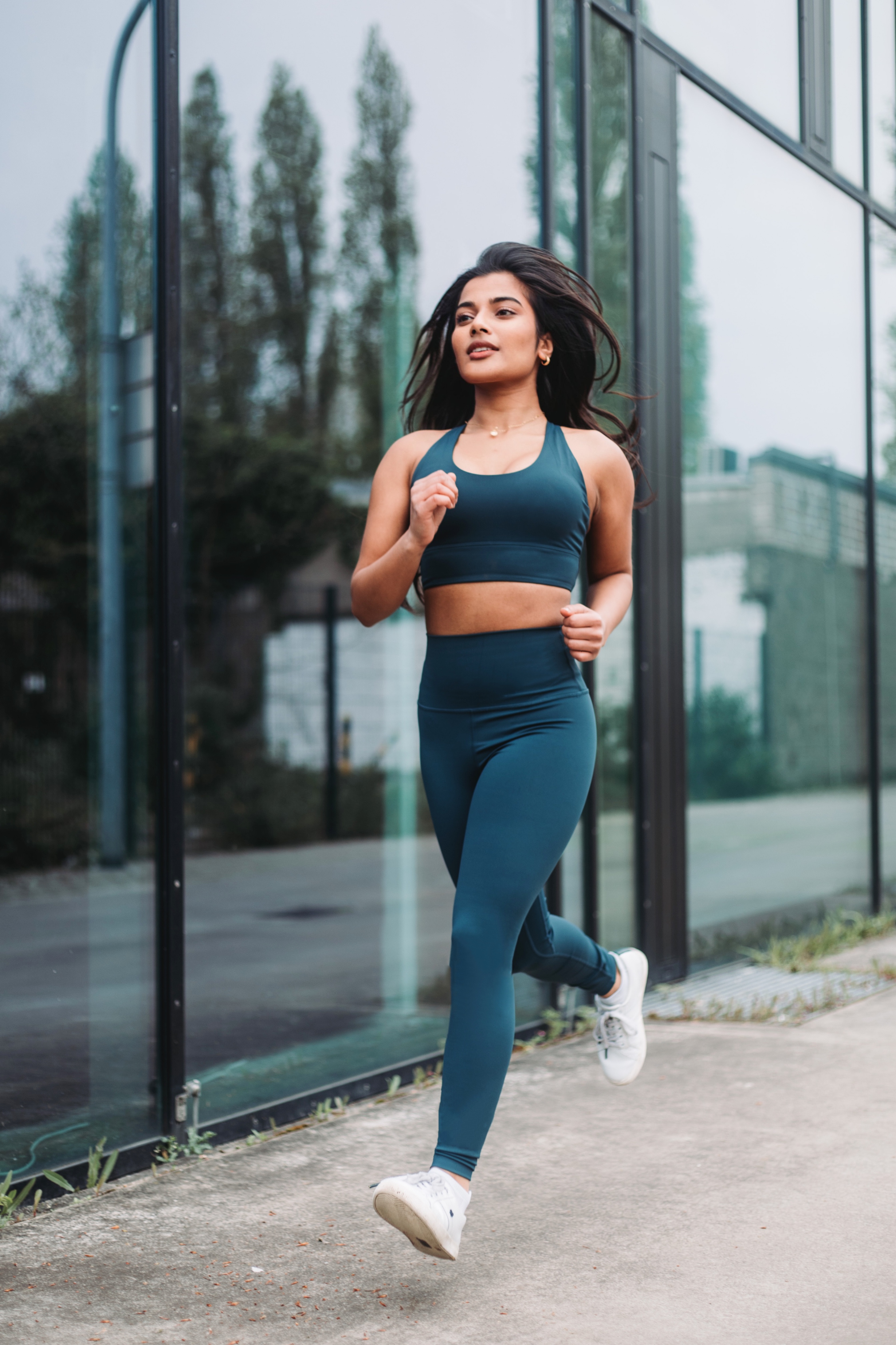 image of game development process (for a mobile gaming) - collaborative team meeting