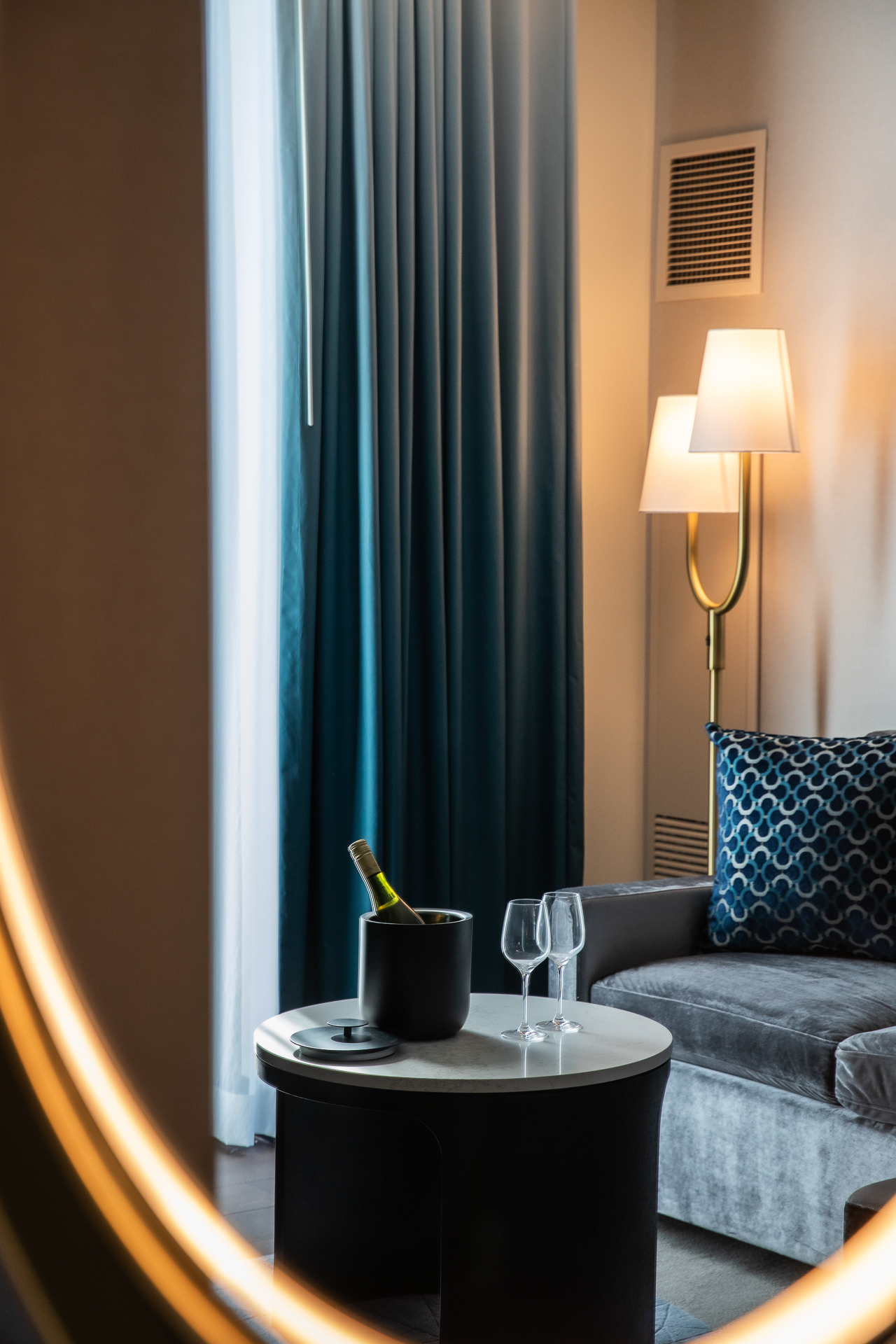 commercial photography of a guest room at Tempo Nashville