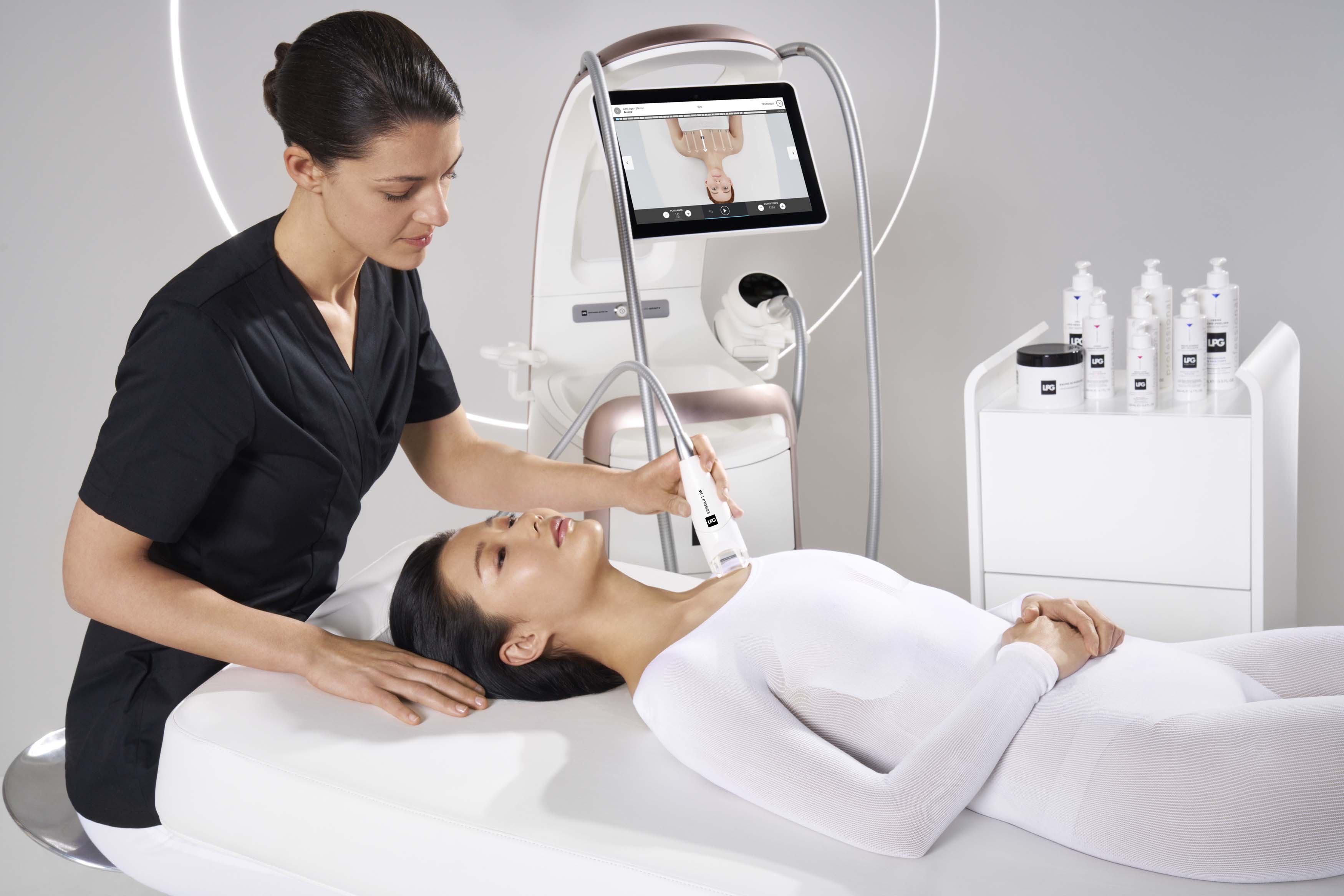 Woman receiving LPG Infinity treatment