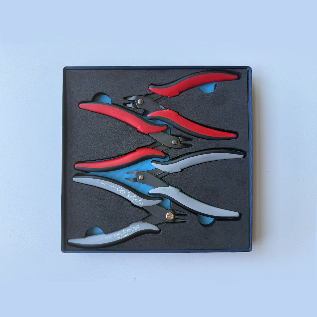 Four Snips in a Drawerzen container