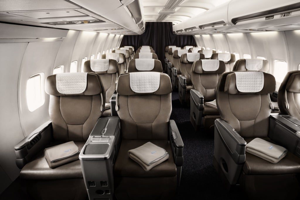 Prem_Plus_01_Cabin_Overview_Look_Aft_LR (2)